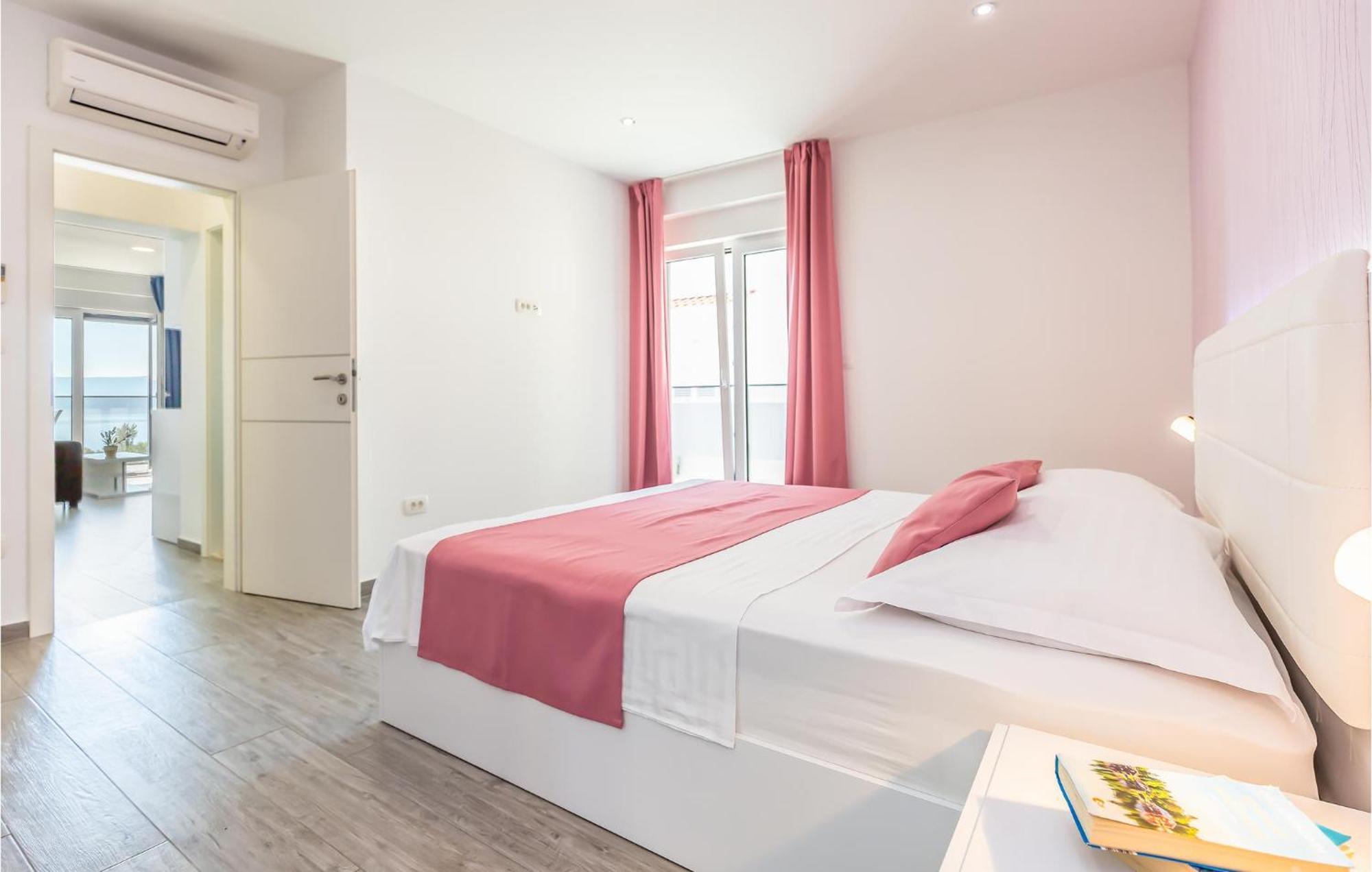 Amazing Apartment In Medici With Kitchen Kutleša Exteriér fotografie